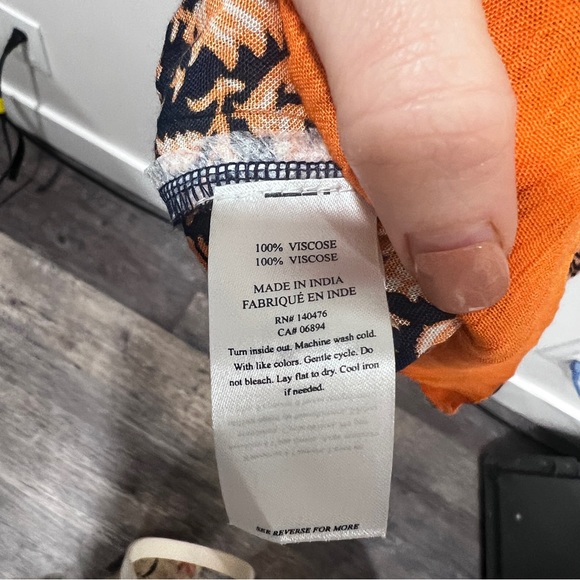 NWT Faherty Button Smocked Dobby Dress SIZE large - Picture 12 of 12